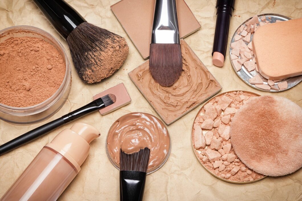 The Top 5 Makeup Tools You Should Have in Your Makeup Bag - Have Clothes, Will Travel