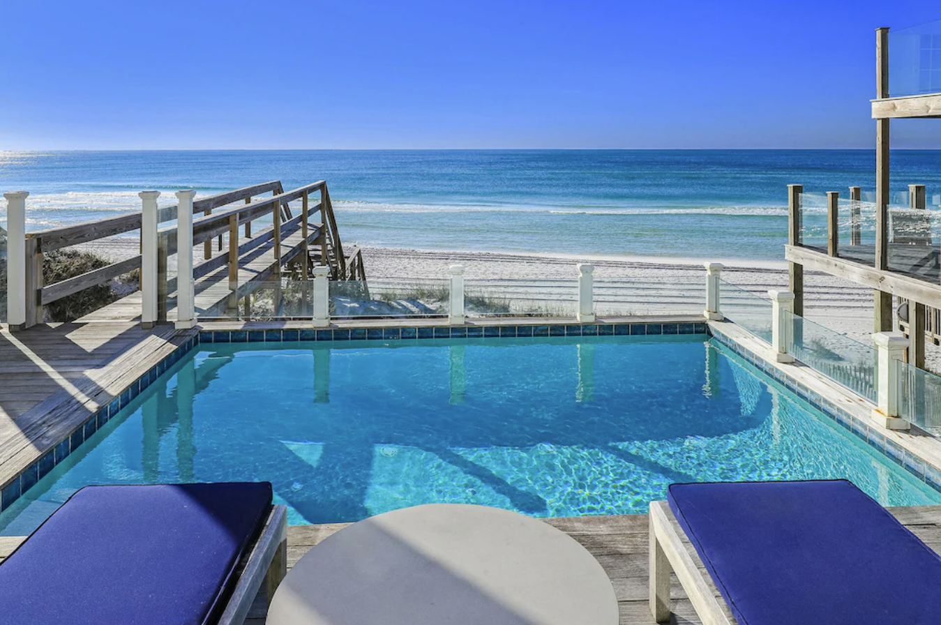 25 Coolest VRBOs in Florida Featuring Beachfront Homes With Pools