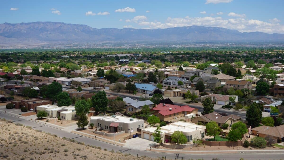 Panoramic view of city of Albuquerque, New Mexico with mountain range in the background