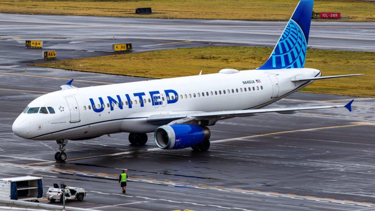 Portland, OR - January 28, 2024: Photo of a United Airlines passenger plane (Airbus A320-232 | N446UA) taxiing to gate at Portland International Airport (PDX)