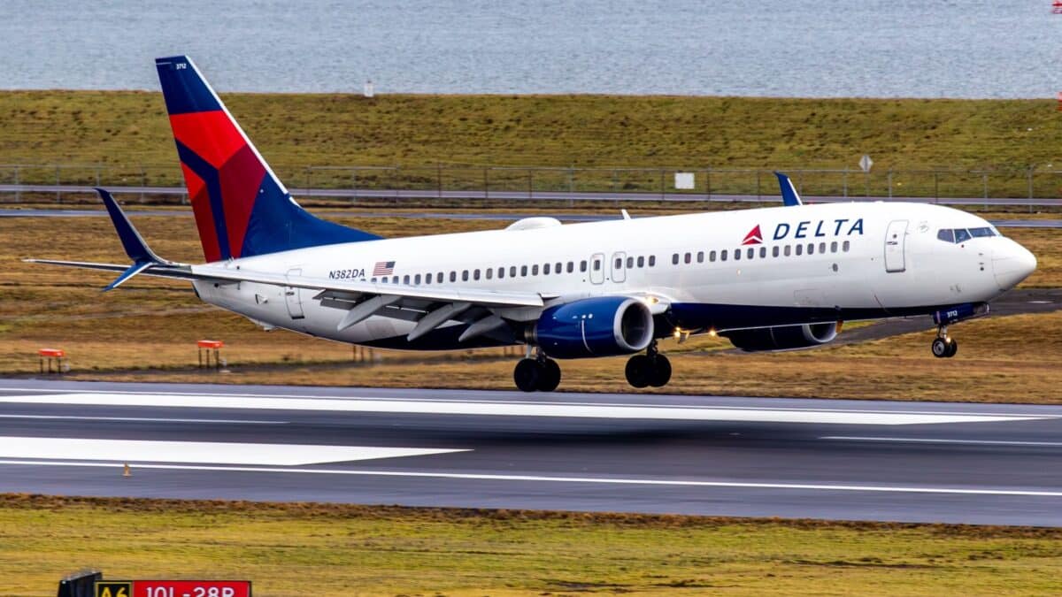 Portland, OR - January 28, 2024: Photo of a Delta Air Lines passenger plane (Boeing 737-832(WL) | N382DA) landing at Portland International Airport (PDX)