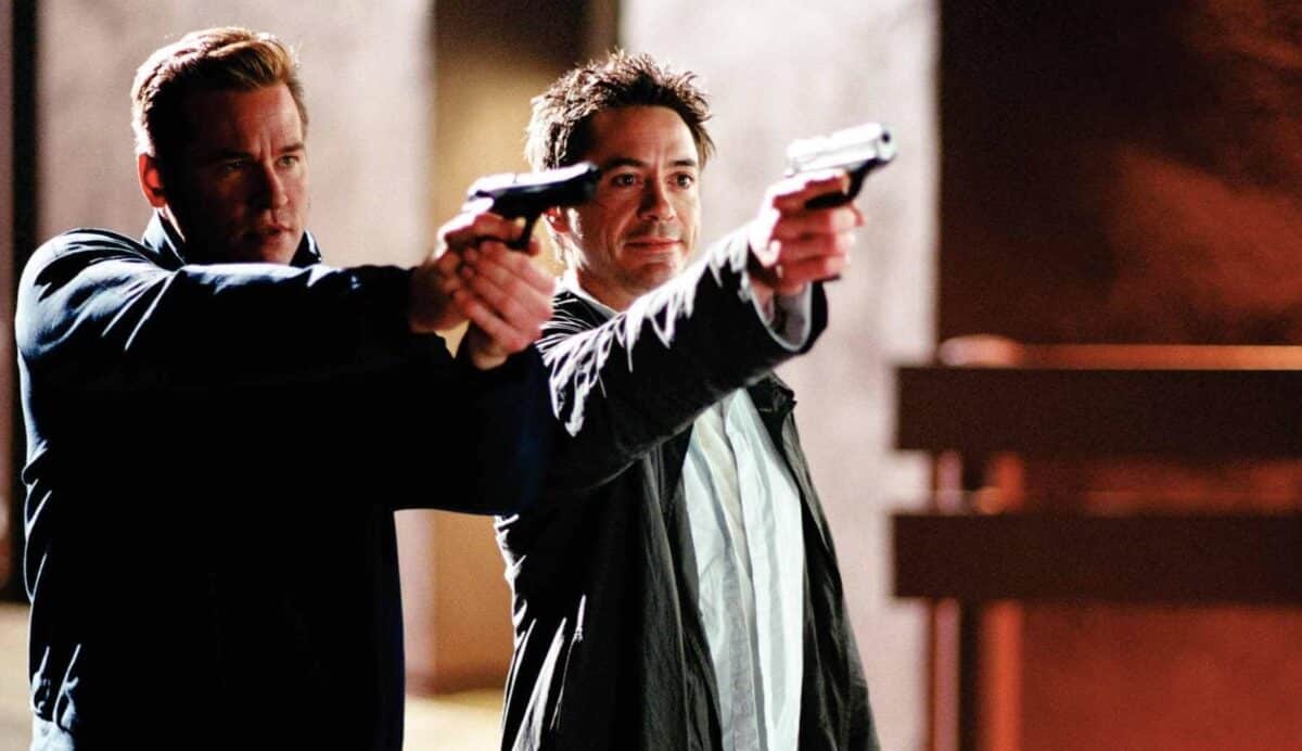 Val Kilmer and Robert Downey Jr. in Kiss Kiss Bang Bang (2005)