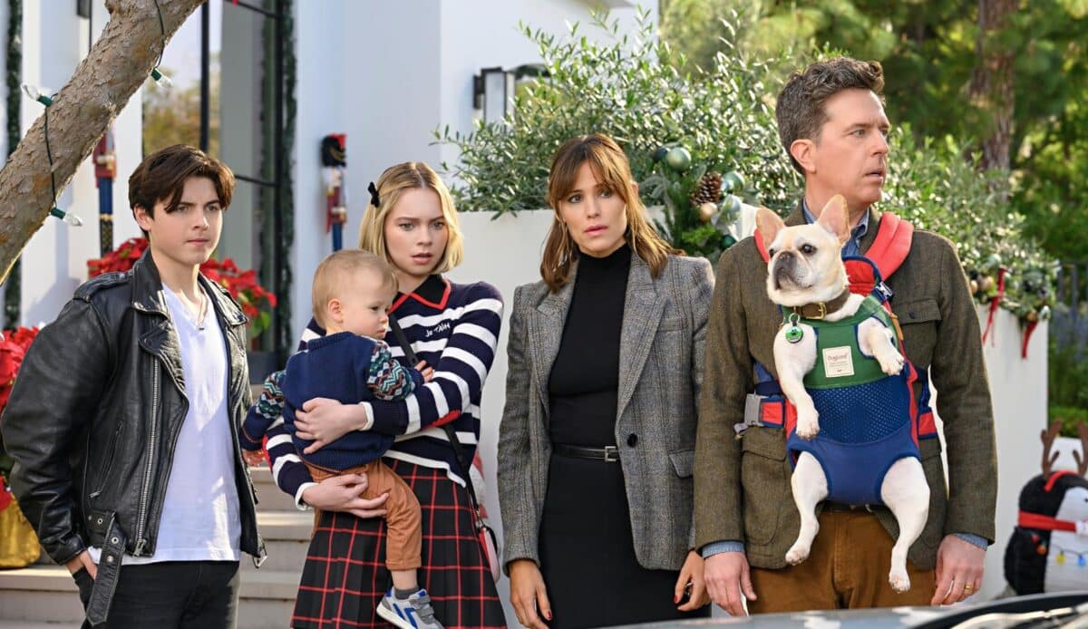 Jennifer Garner, Ed Helms, Lincoln Sykes, Emma Myers, and Brady Noon in Family Switch (2023)